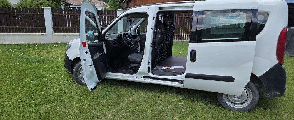 Fiat Doblo 82000 km, 2017, 4900 euro