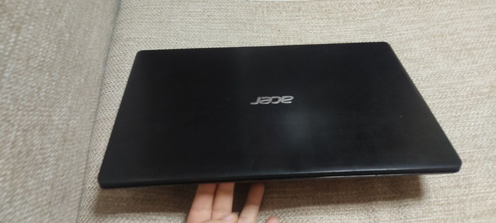 Современный офисный ноутбук