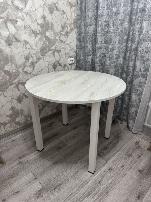 Продам Стол почти новый