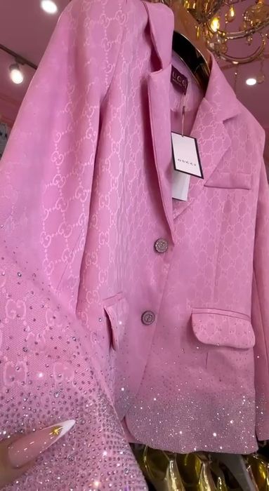 Уникални розово сако М размер с камъни Gucci