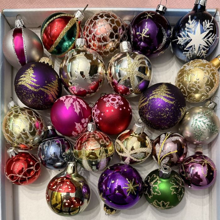 Globuri vechi  pentru pomul de Craciun
