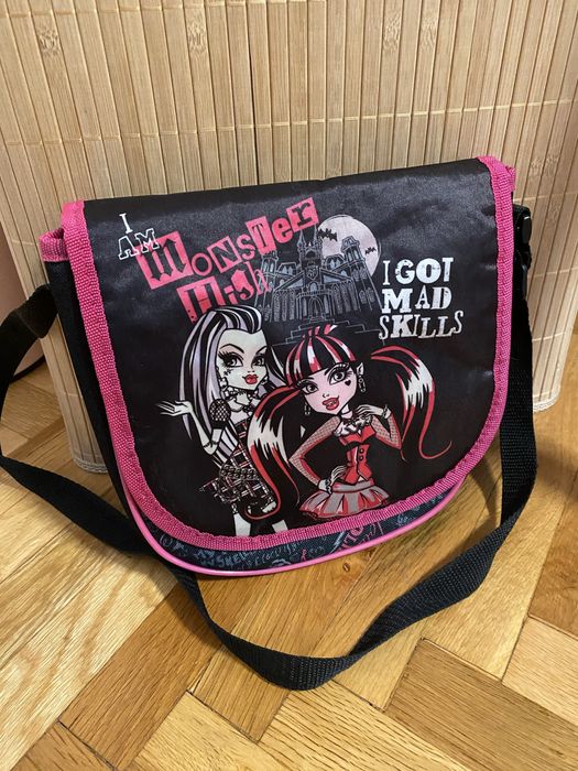 Чантичка Monster high