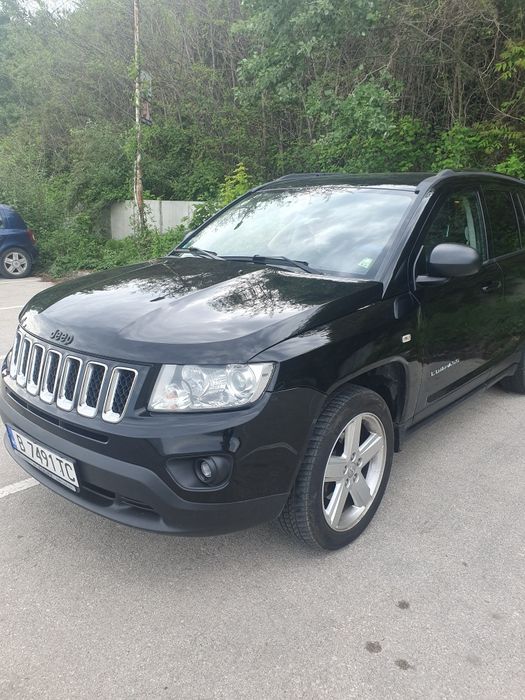 Jeep Compass черен металик