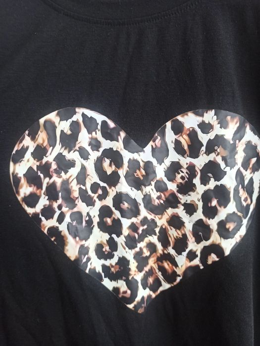 Tricou de dama cu inimioare