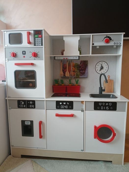 Детска дървена кухня