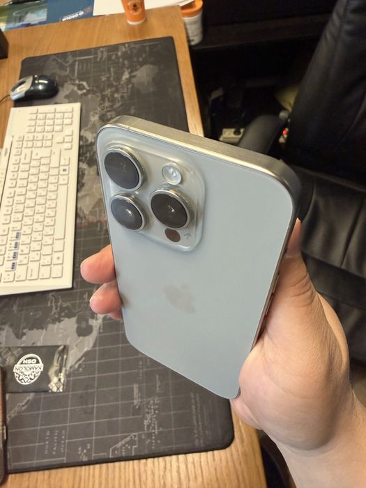 Srochna iphone 15pro titan 256 gb sotiladi. ideal holatda