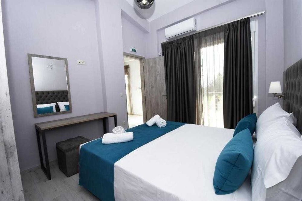 Луксозен жилищен комплекс с басейн – инвестиционен имот в Гърция