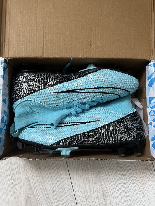 Бутсы футбольные