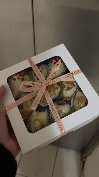 Клубника в шоколаде Астана