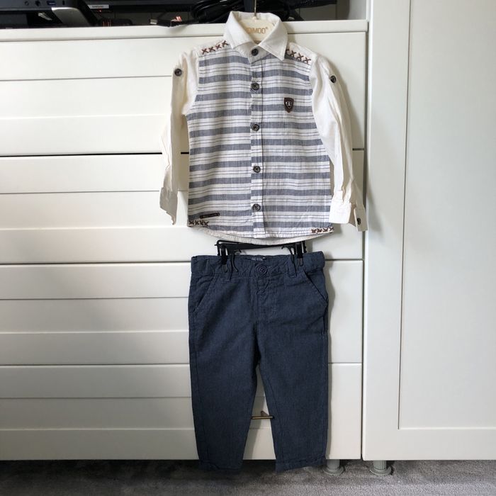 Риза и панталон комлект за момче размер 12/18 месеца