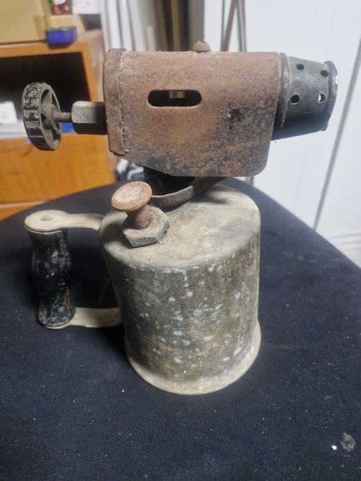 Lampa pe benzina vache