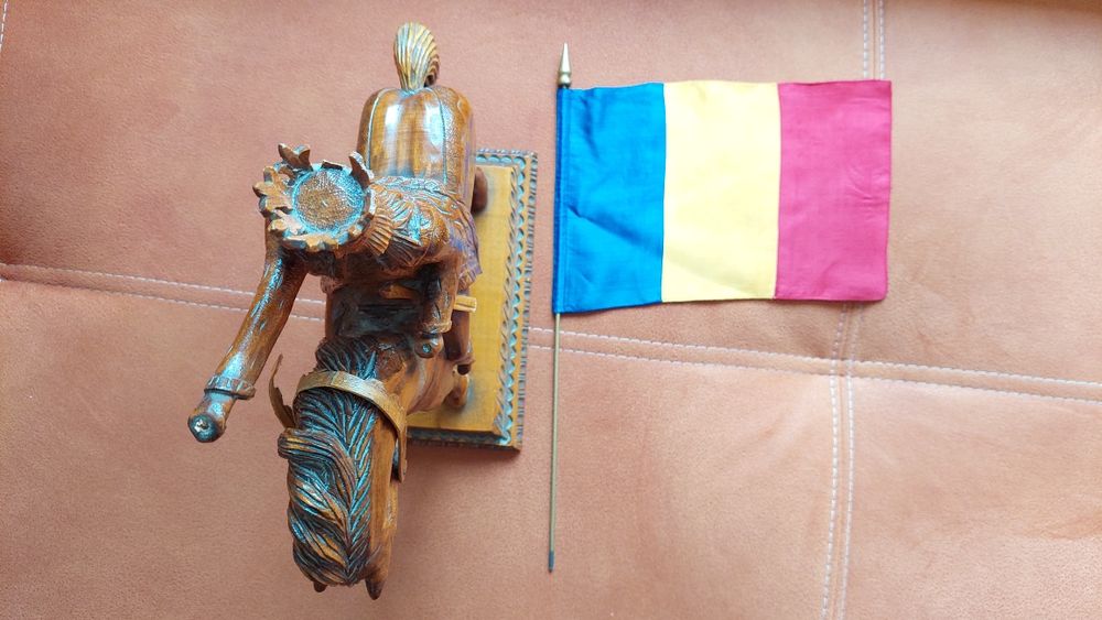 Stefan cel Mare din lemn statuie statuie