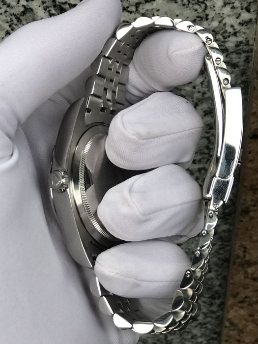 Rolex soati sotiladi