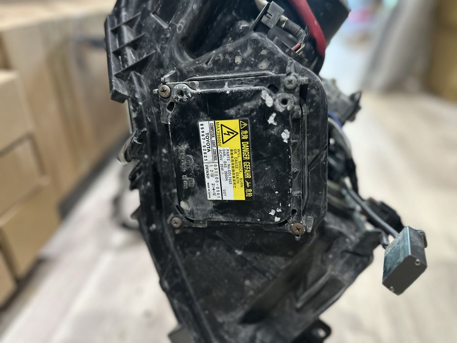 Фара комплект Лексус-300