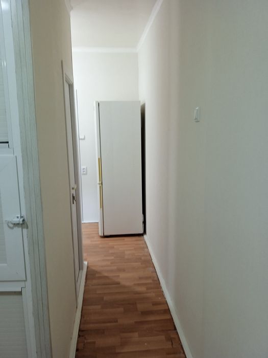 Квартира янги ремонтдан чикган локацияси зур миллий банк ёнида юл усти