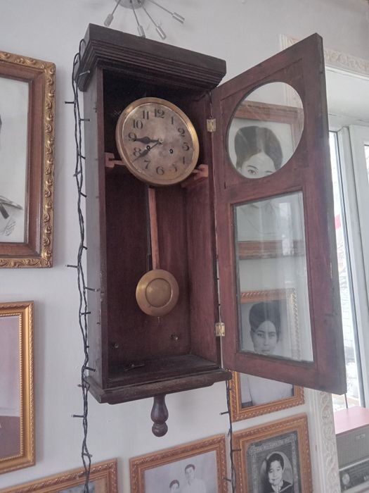 Часы антикварные настенные