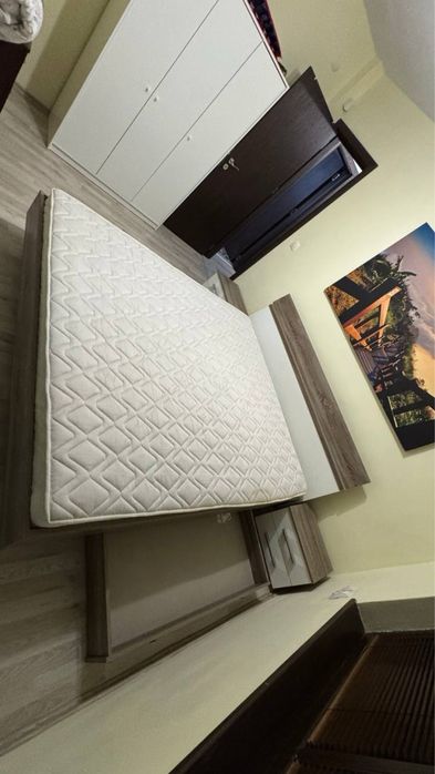 Спалня+матрак+нощни шкафчета