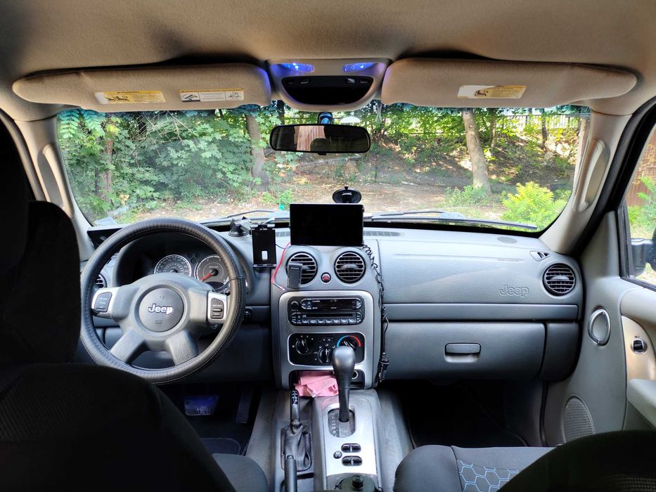 Jeep Cherokee KJ 2.8 CRD, 2005 г., автоматик и 4x4, на реални 204 757 км.