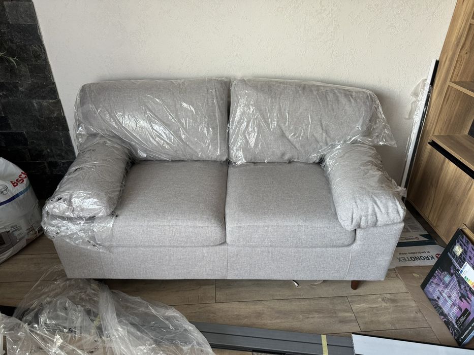 Двуместен Диван Чисто Нов