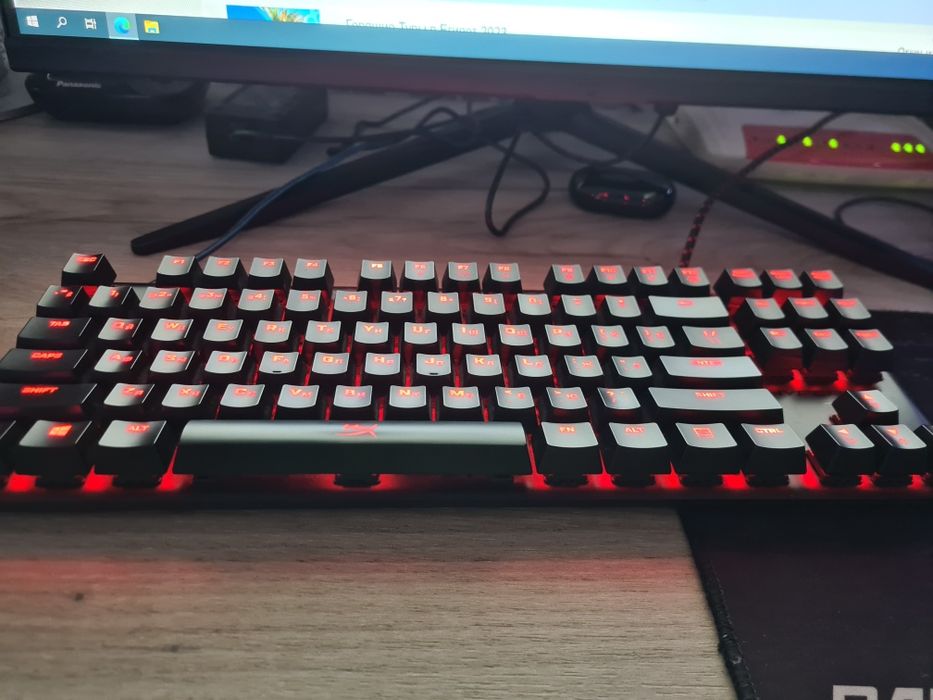 Продаю клавиатуру hyperx alloy fps pro
