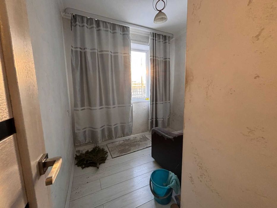 продам четырехкомнатную квартиру