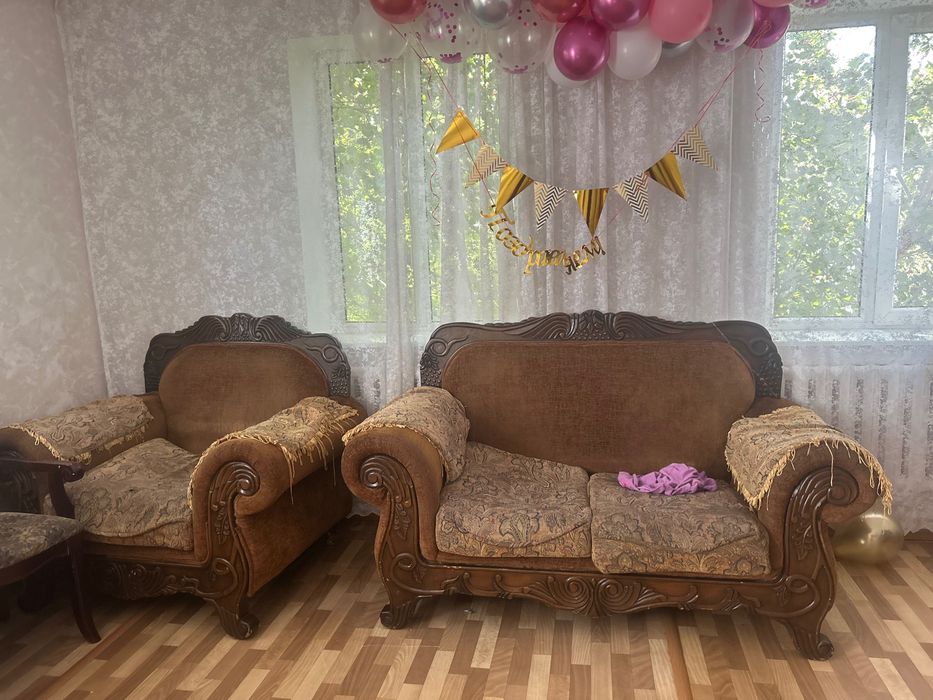 Диваны с креслом