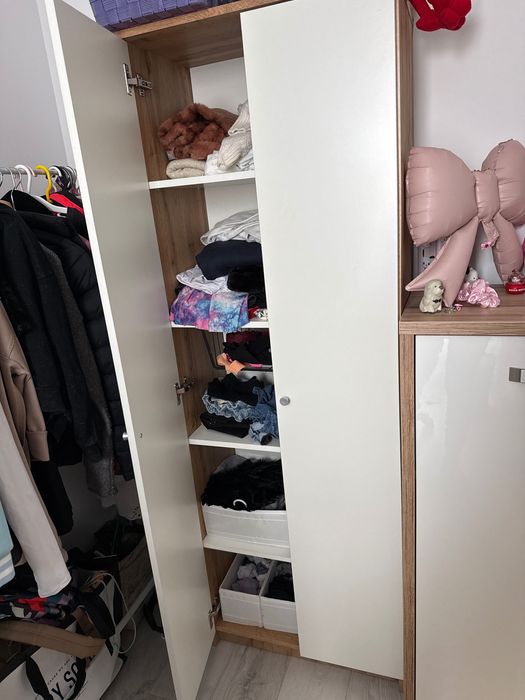 Dulap pentru haine sau hol