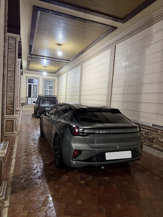 Zeekr 001 2024 — 2