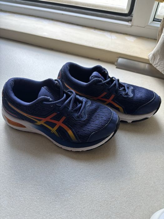 Детски маратонки asics