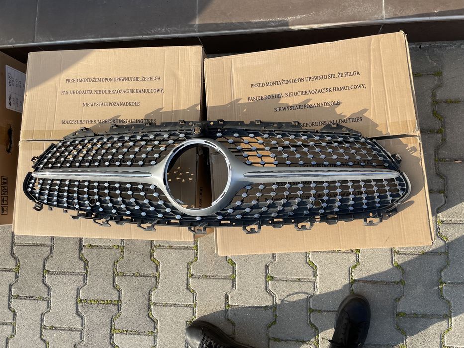 Оригинална AMG предна решетка за MERCEDES GLE CLS W167  W257