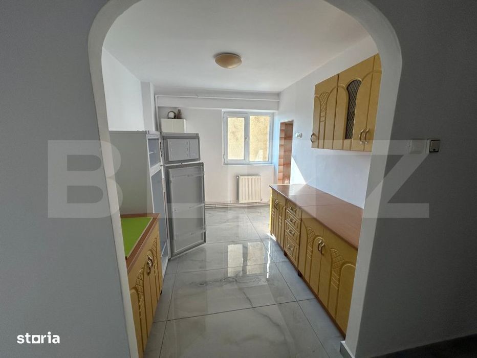 Apartament 3 camere, 70 mp, zona Micro 11