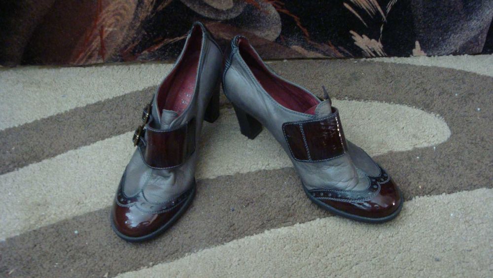 Pantofi gri și vișiniu cu toc, eleganti, de piele, nr 38
