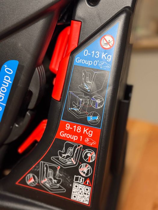 Scaun auto Chicco Cosmos 0+/1 (0–18 kg)