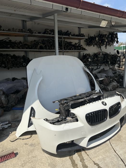 Челен удар предница бмв м5 ф10 bmw m5 f10 радиатори маска капак калник