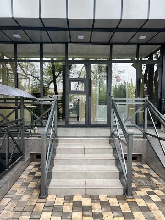 Продается квартира офис в Яшнабадском районе 1-комнатная 43м2