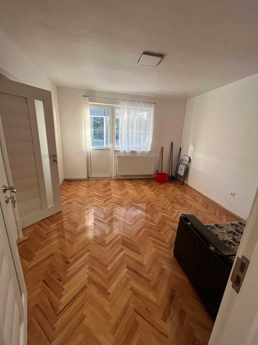 Vand Apartament cu 2 camere Dambu, complet renovat, imediat ocupabil.