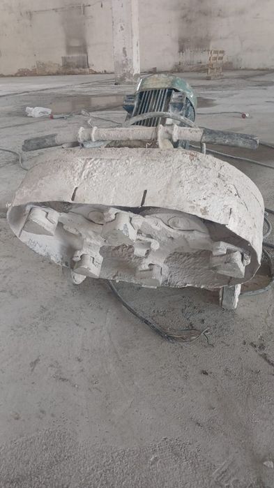 Шлифовальная машинка