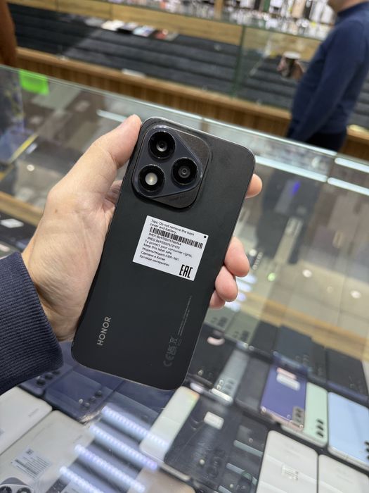 Honor 400 lite karopka bor