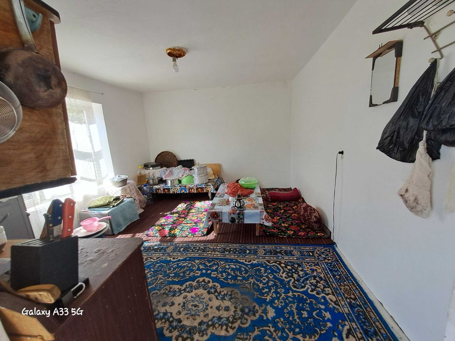 Srochna hovli sotiladi