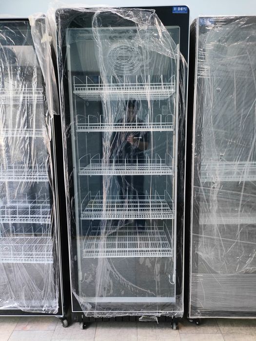 АКЦИЯ !!! Продаются витринние холодильники.