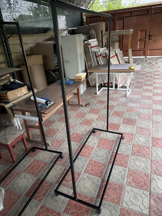 Вешалка для магазина