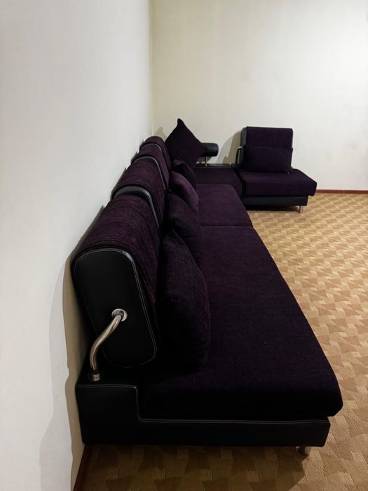 Диван угловой кожаный