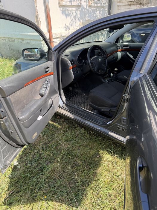 Vand Toyota Avensin 2.2 Disel