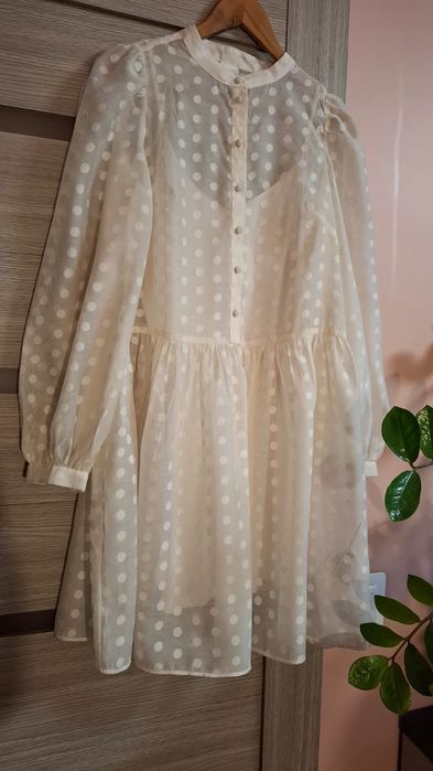 Платье в горох бренда H&M