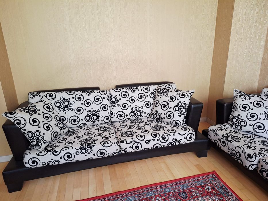 Продам Диван не раскладной