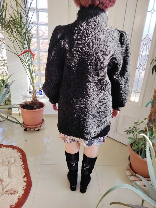 Vând haină astrahan mărimea L-XL