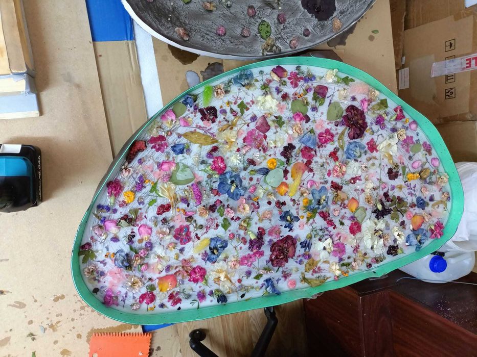 masuta cafea din lemn si rasina