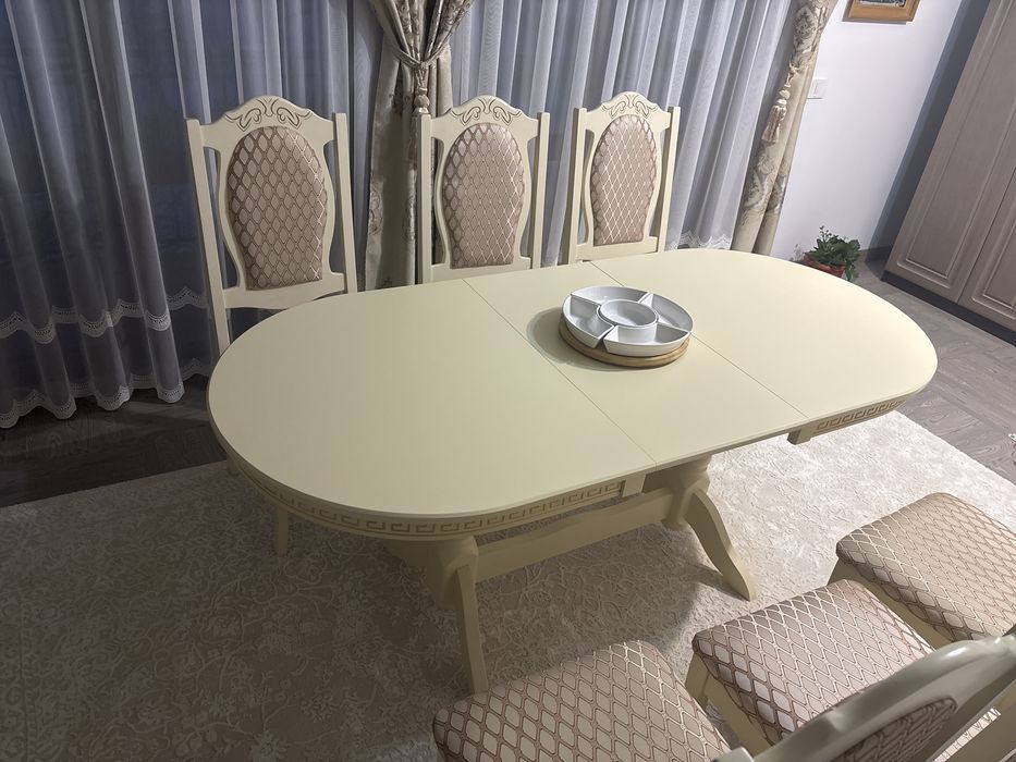 Masa cu 6 scaune impecabila