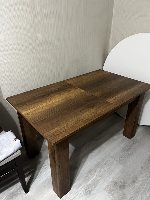 Холна маса разтегателна