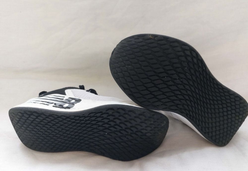 Adidasi New Balance 30